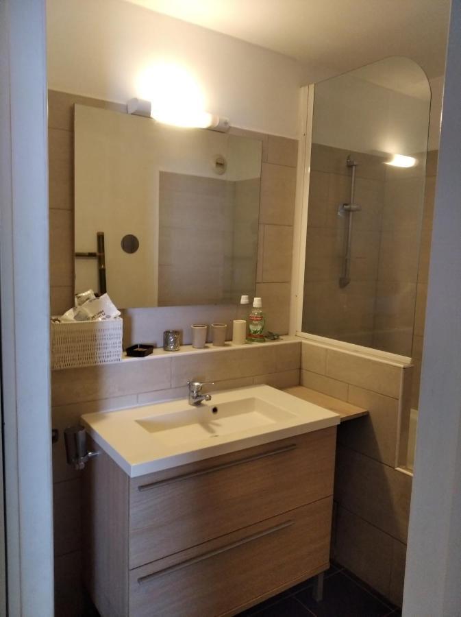Bel Appartement Avec Terrasse Proche Des Plages Saint-Gilles-les Bains Eksteriør billede