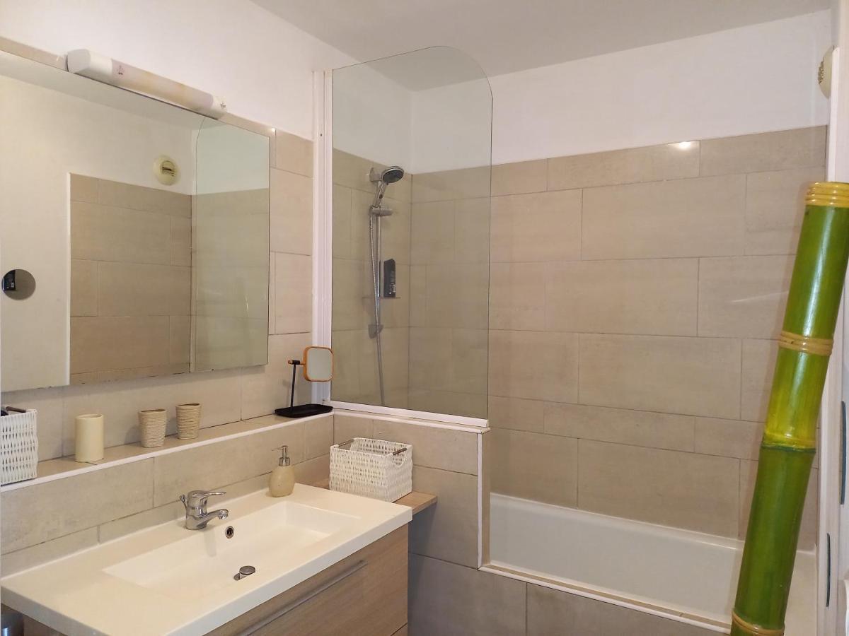 Bel Appartement Avec Terrasse Proche Des Plages Saint-Gilles-les Bains Eksteriør billede