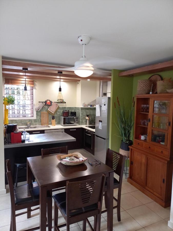 Bel Appartement Avec Terrasse Proche Des Plages Saint-Gilles-les Bains Eksteriør billede