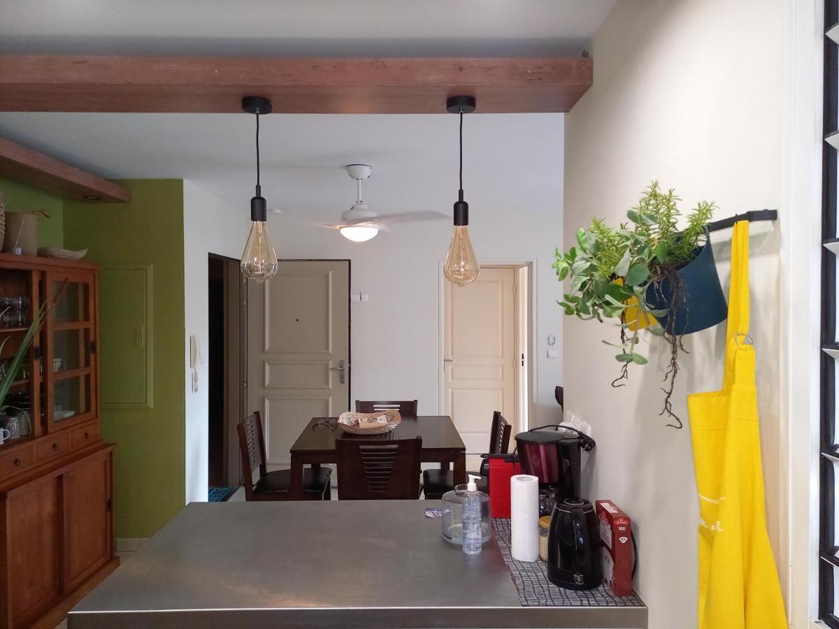Bel Appartement Avec Terrasse Proche Des Plages Saint-Gilles-les Bains Eksteriør billede